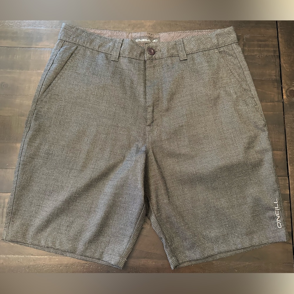 O’NEILL 9” size 33 men’s shorts